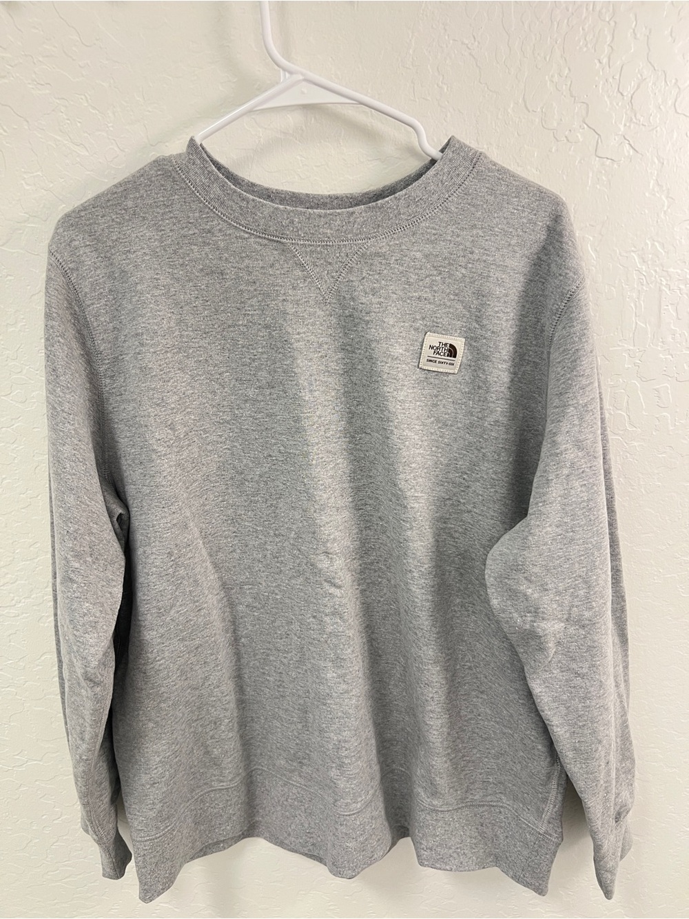 The North Face women’s Heather Gray Crewneck Sweatshirt - Picture 6 of 12